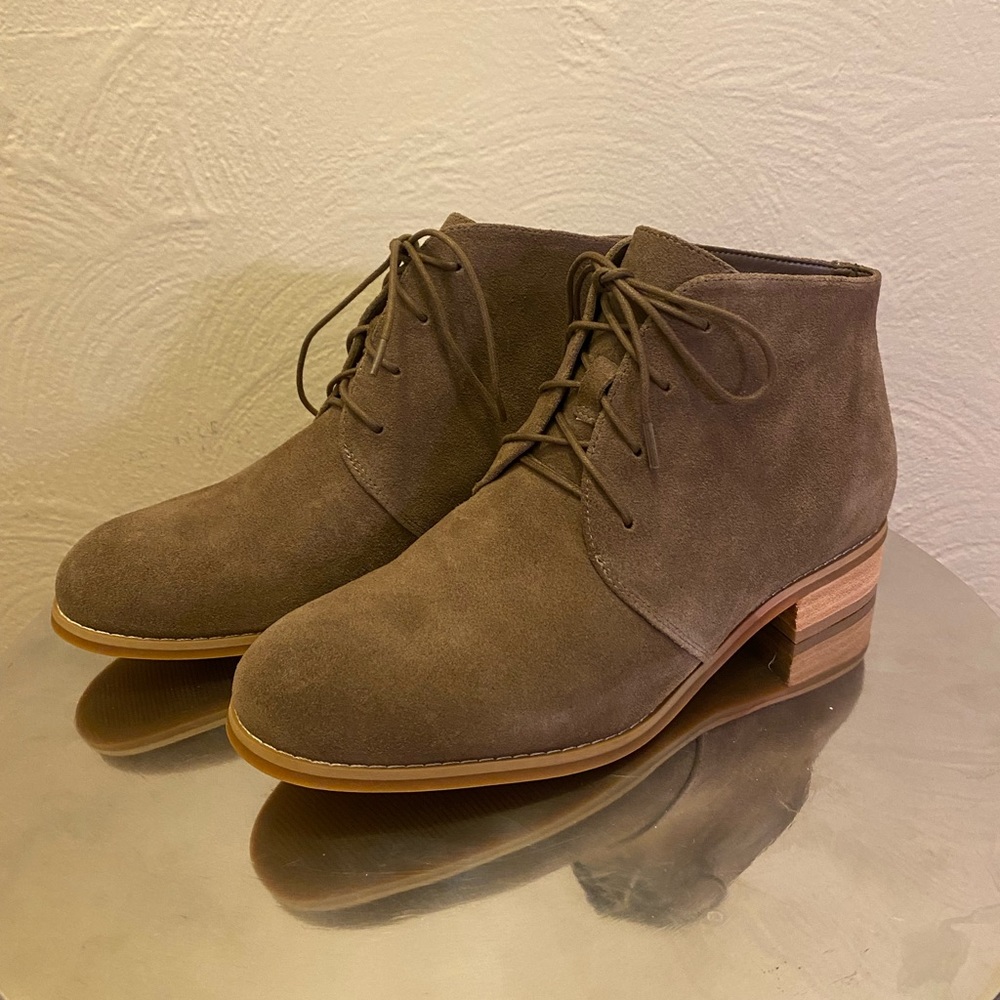 NWOT Blondo Lace-up Booties
